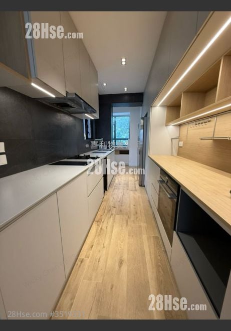 Comfort Heights Rental 941 ft² ( 87.4 m² )