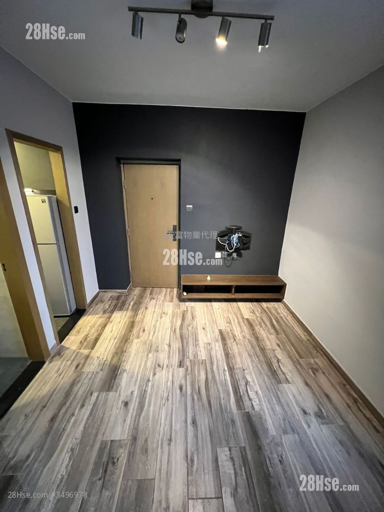 Tai Wo Centre Rental 2 Bedrooms , 1 Bathroom 294 ft² ( 27.3 m² )
