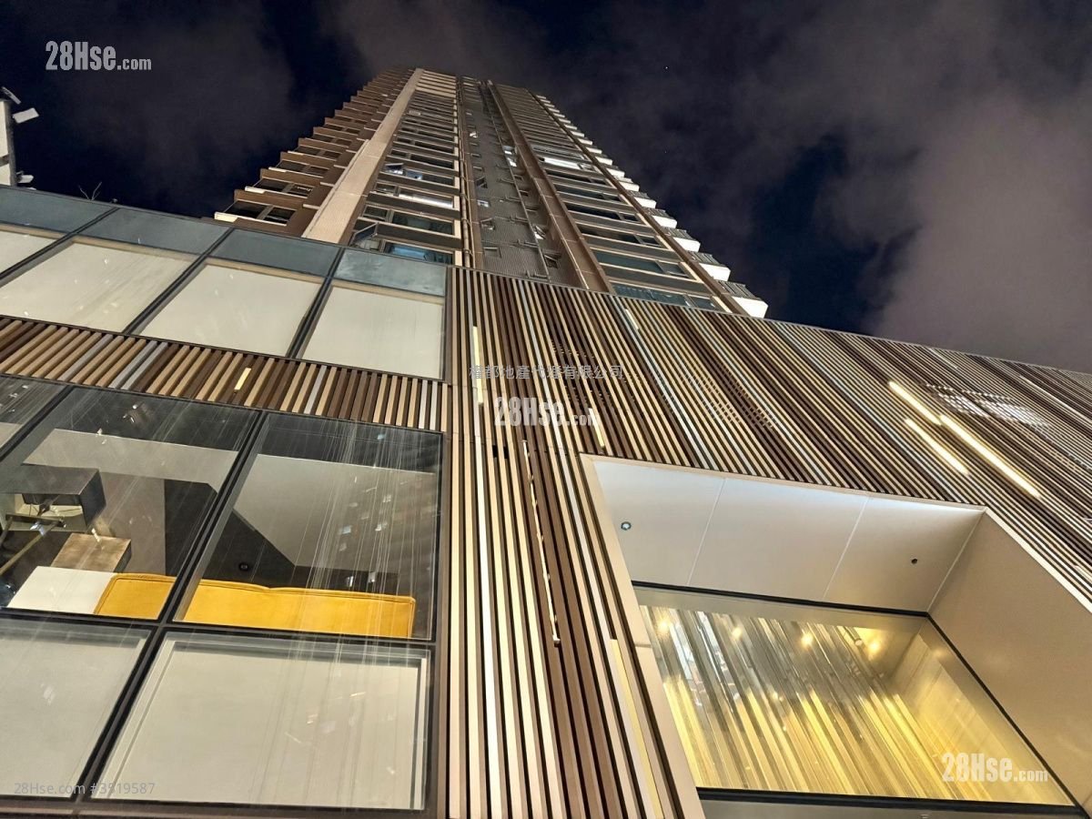High Place Rental Studio , 1 Bathroom 182 ft² ( 16.9 m² )