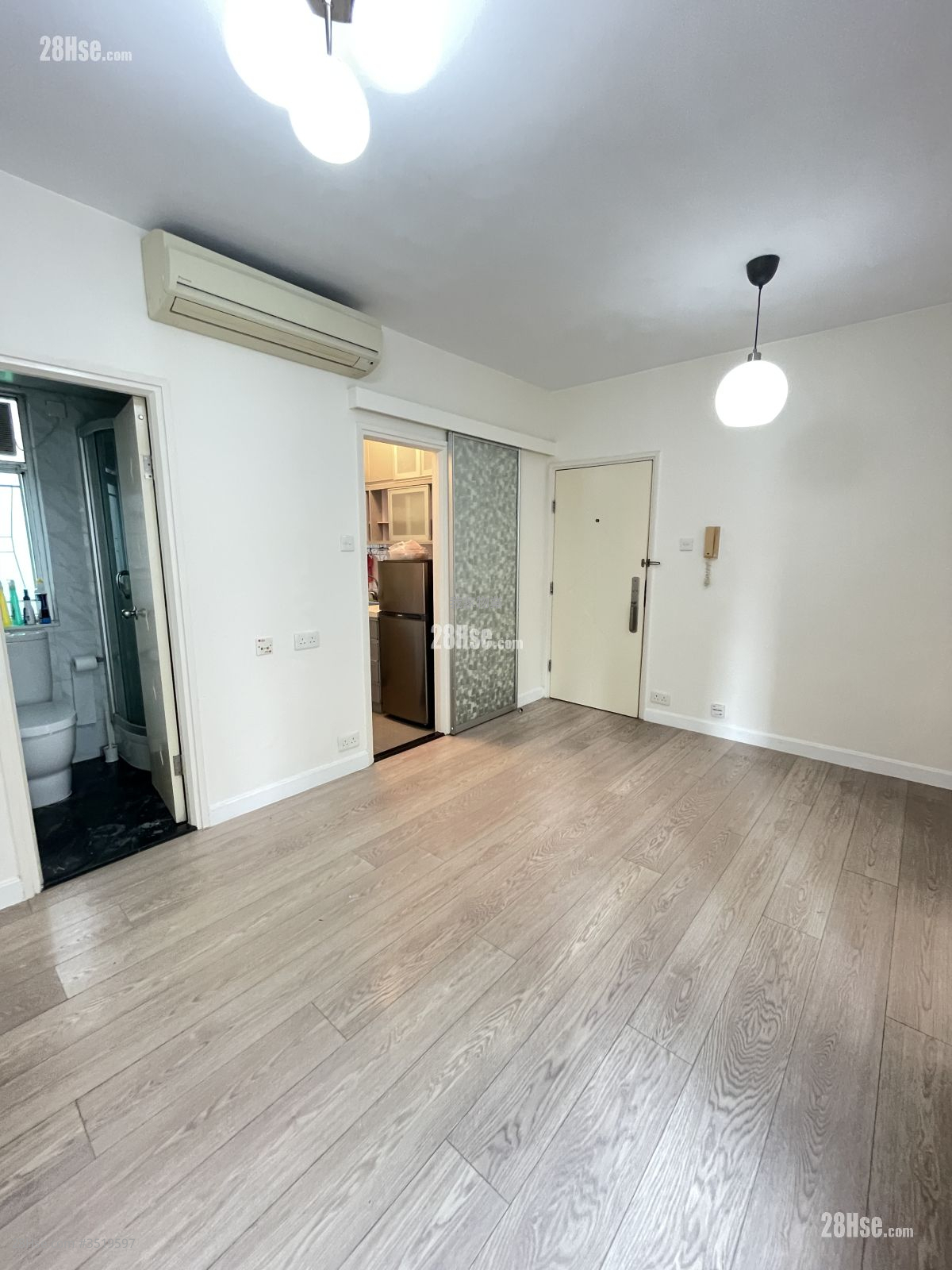 Golden Lodge Rental 2 Bedrooms , 1 Bathroom 439 ft² ( 40.8 m² )