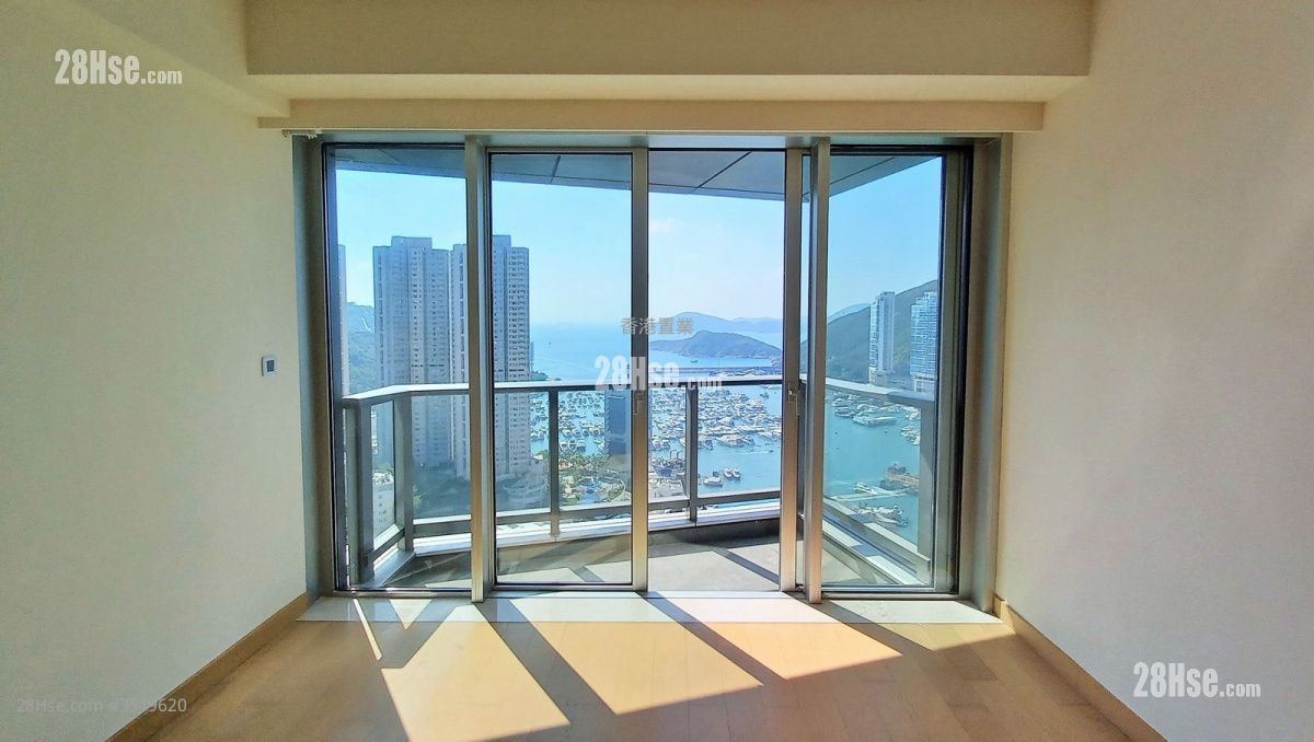 Marinella Rental 3 Bedrooms , 2 Bathrooms 1,270 ft² ( 118.0 m² )