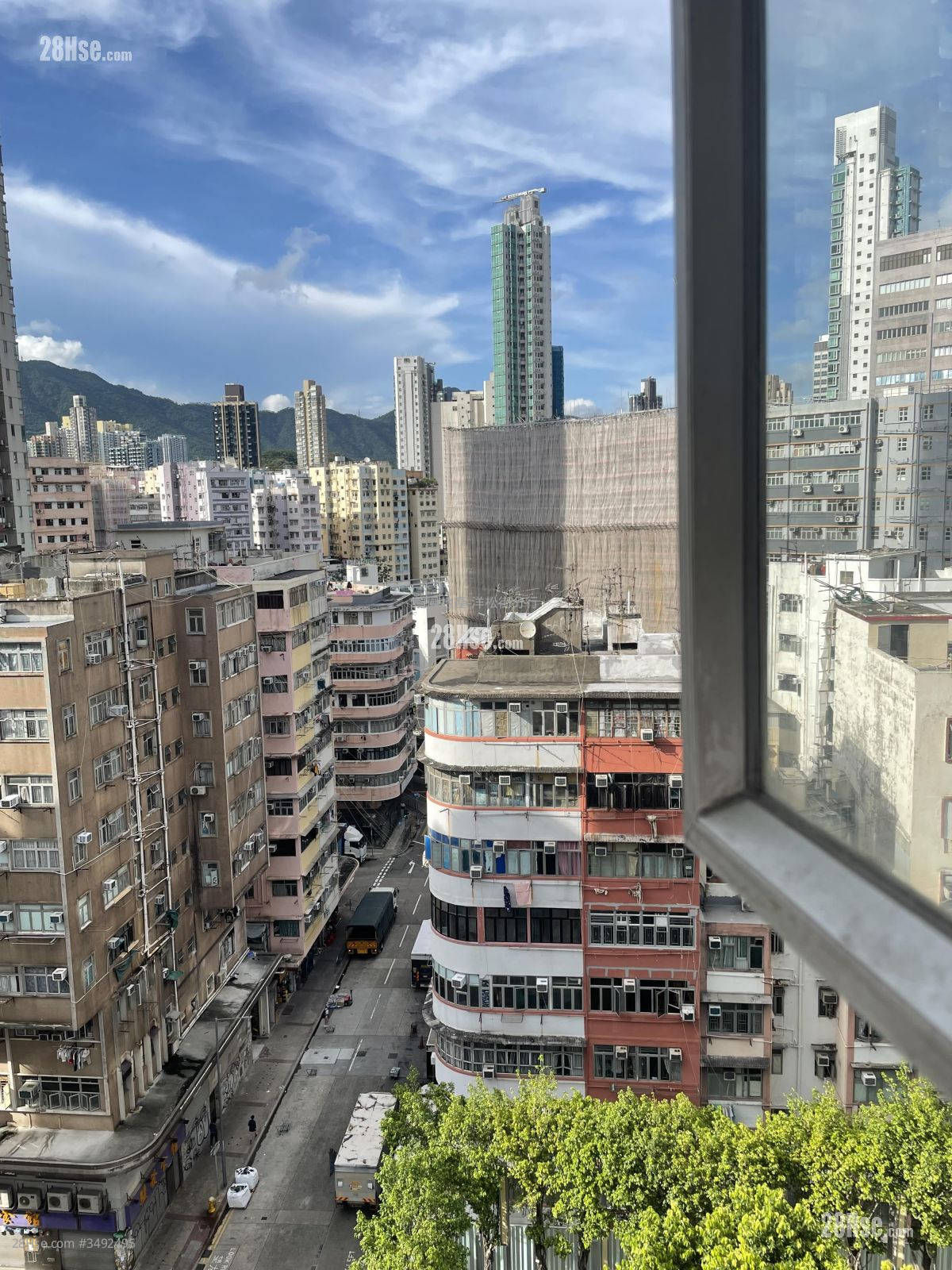 Fuk Hing Building Sell 2 Bedrooms , 1 Bathroom 483 ft² ( 44.9 m² )