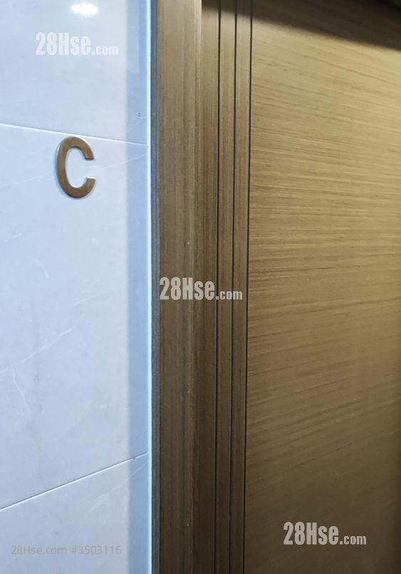 19 Soares Avenue Rental Studio , 1 Bathroom 100 ft² ( 9.3 m² )
