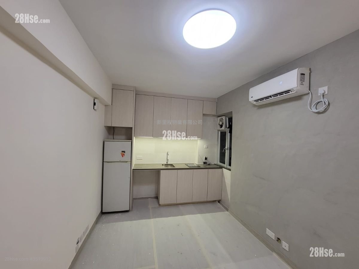 Pearl City Mansion Rental 271 ft² ( 25.2 m² )