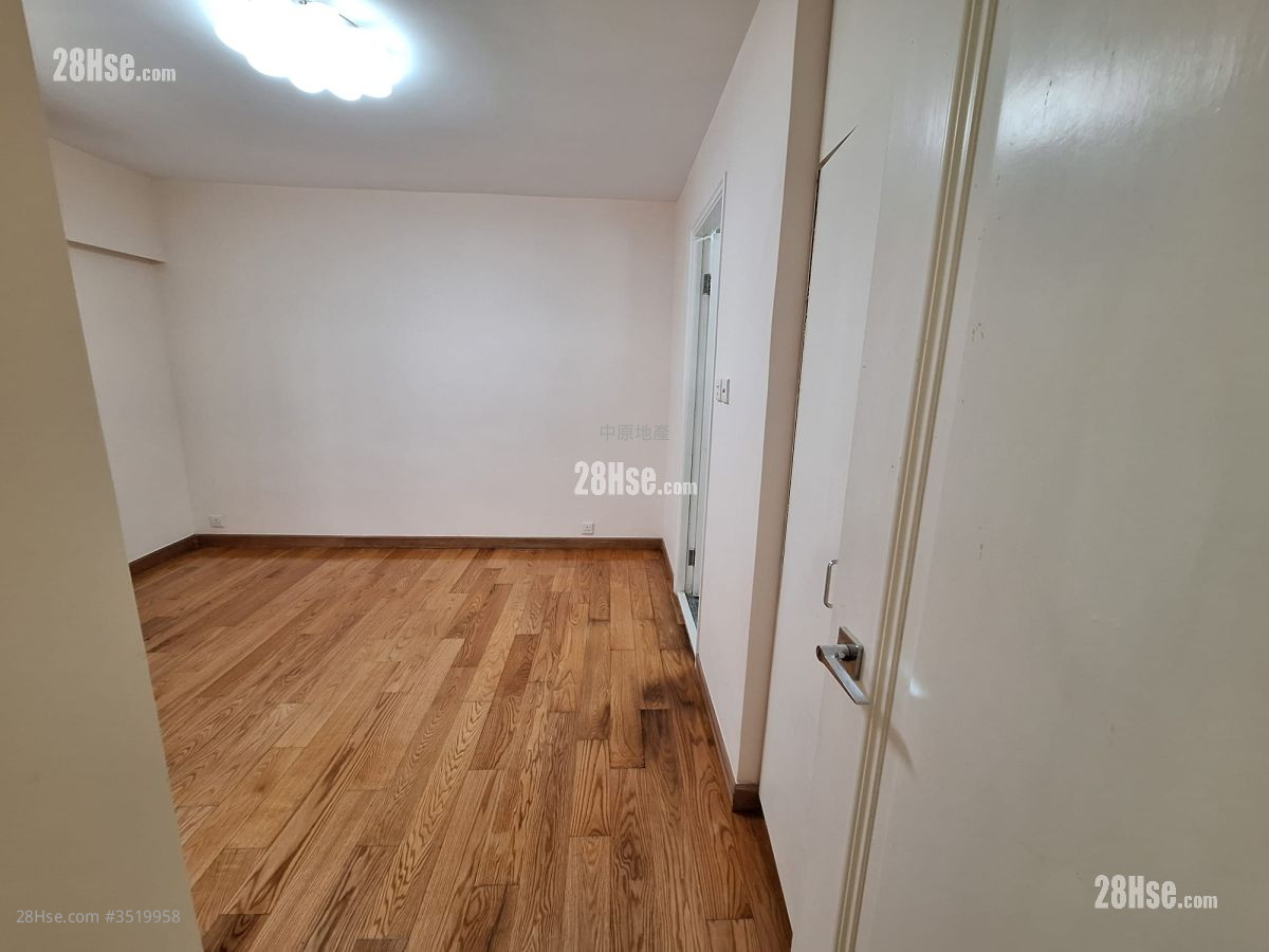 Beacon Heights Rental 4 Bedrooms , 2 Bathrooms 1,179 ft² ( 109.5 m² )