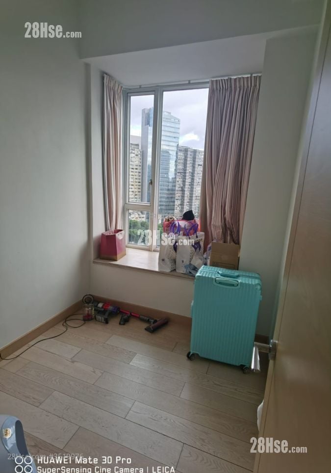Lions Rise Sell 3 Bedrooms 764 ft² ( 71.0 m² )