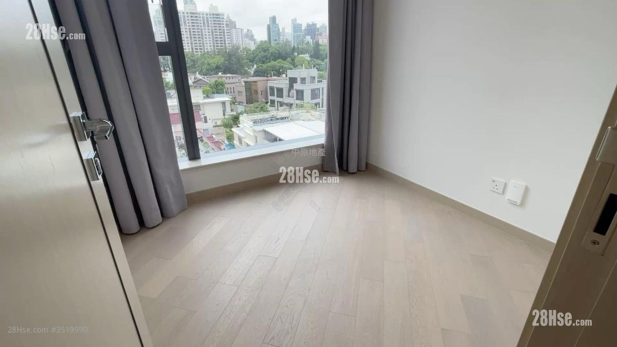 233  Prince Edward Road West Rental 1,039 ft² ( 96.5 m² )