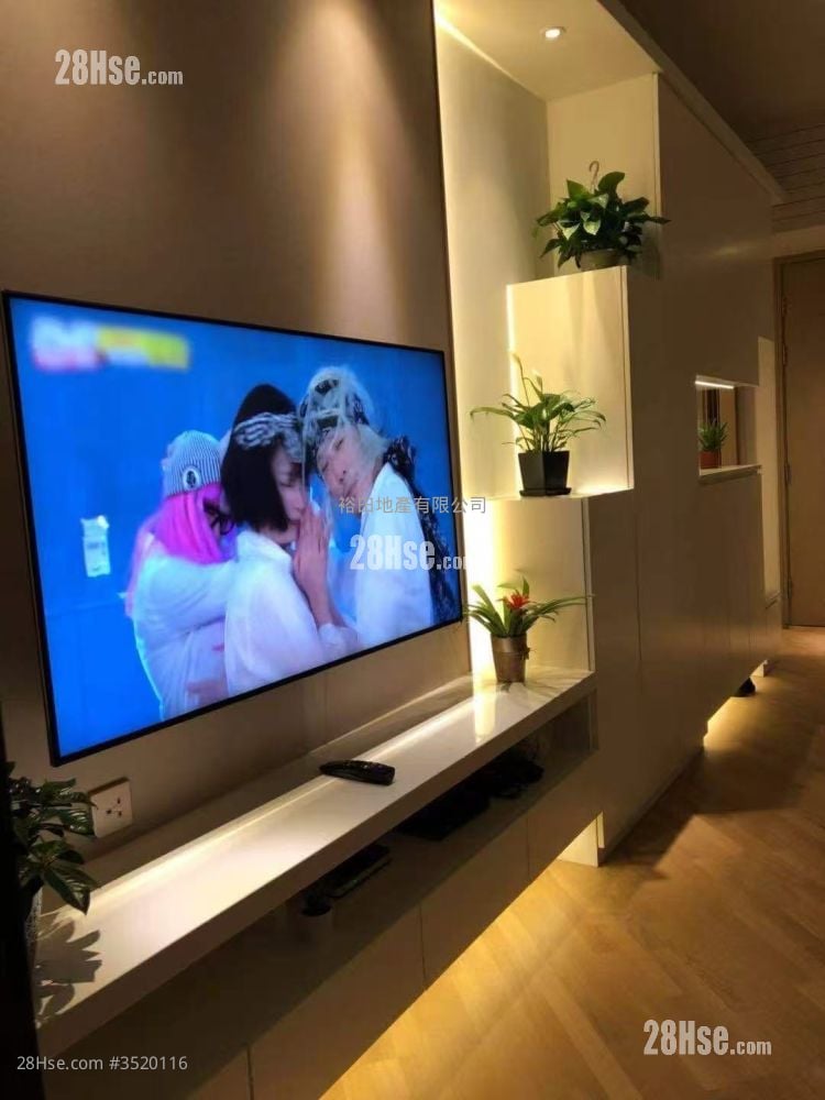 Alto Residences Rental 2 Bedrooms , 2 Bathrooms 582 ft² ( 54.1 m² )