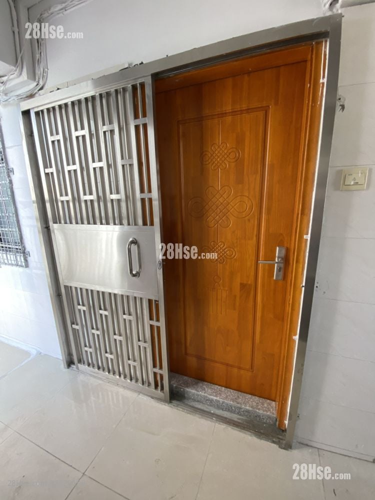 Siu Hing Building Rental 2 Bedrooms , 1 Bathroom 250 ft² ( 23.2 m² )