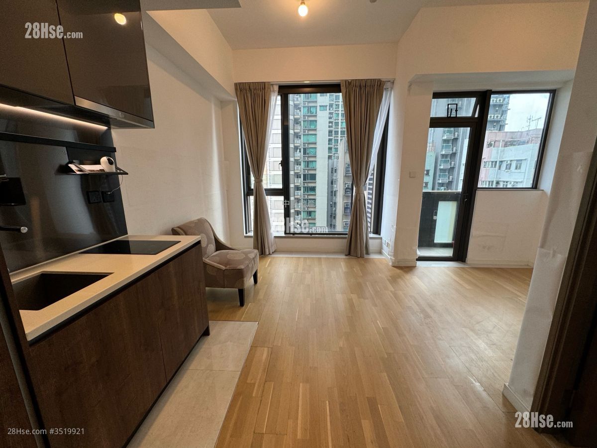 Hyde Park Sell Studio 285 ft² ( 26.5 m² )