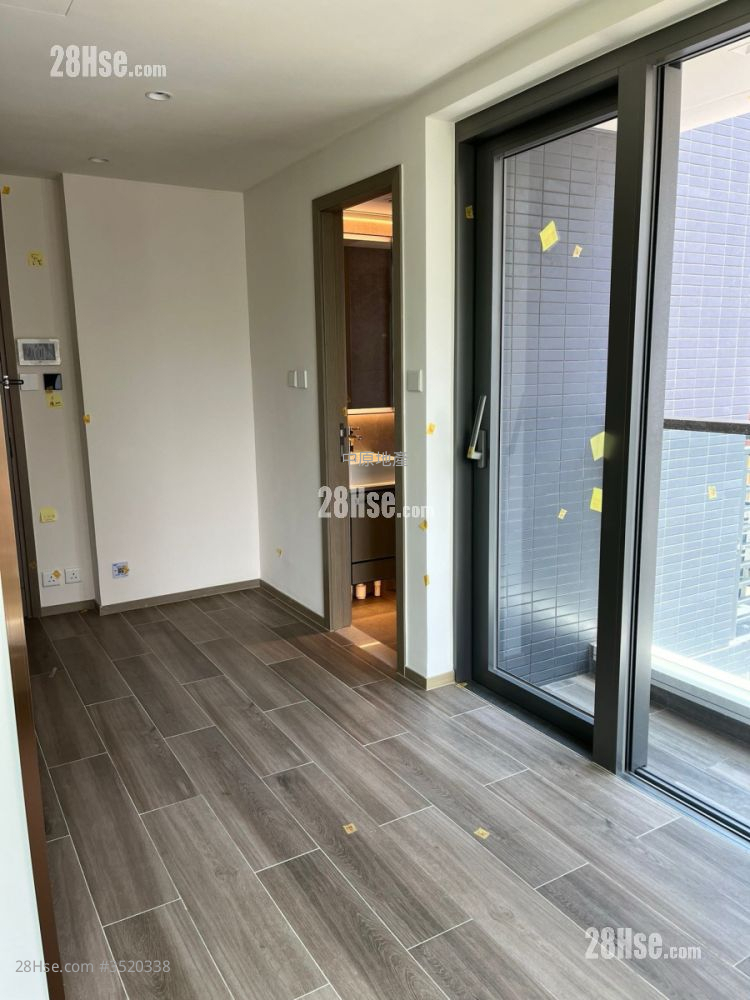 The Vim Sell Studio 212 ft² ( 19.7 m² )
