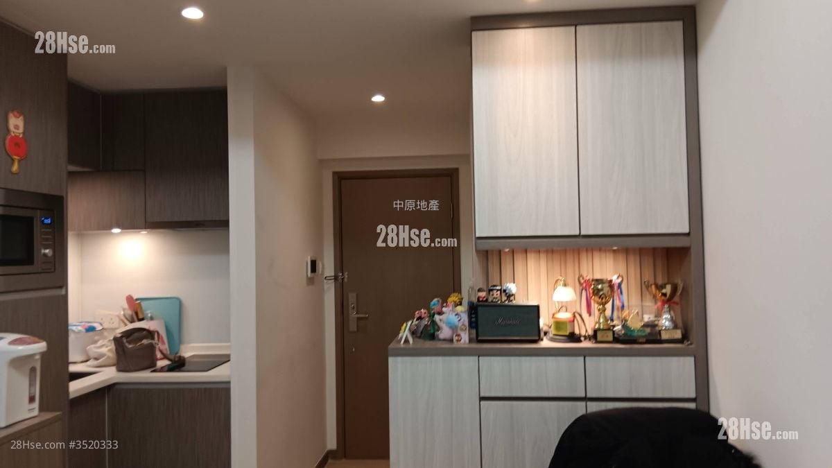 Astoria Crest Sell 1 Bedroom 270 ft² ( 25.1 m² )