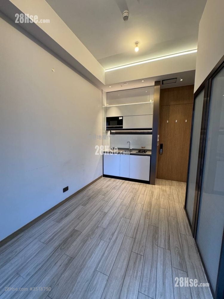 The Vantage Rental Studio , 1 Bathroom 196 ft² ( 18.2 m² )