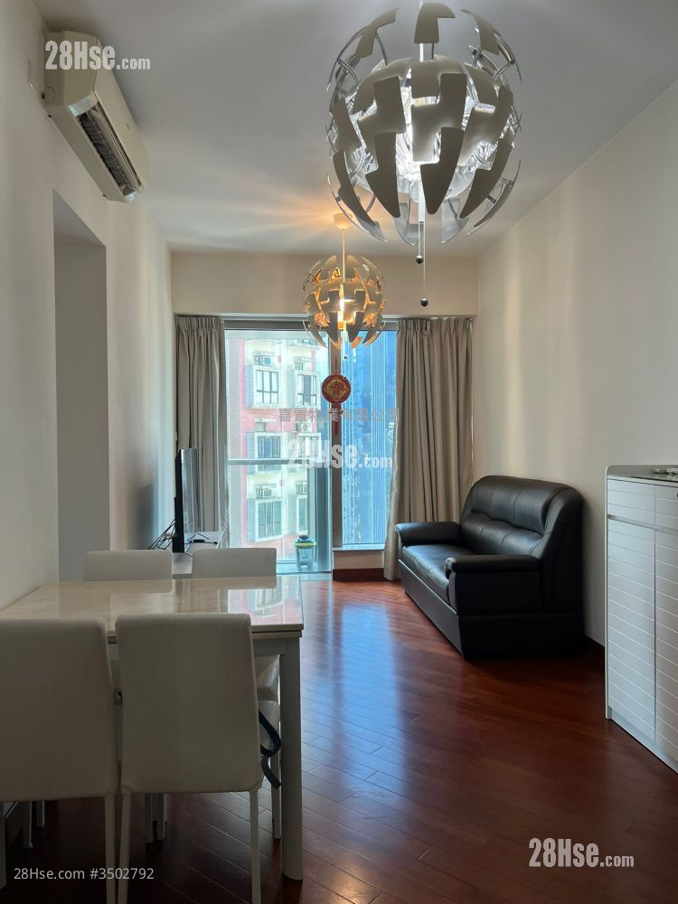 The Avenue Rental 3 Bedrooms , 1 Bathroom 658 ft² ( 61.1 m² )