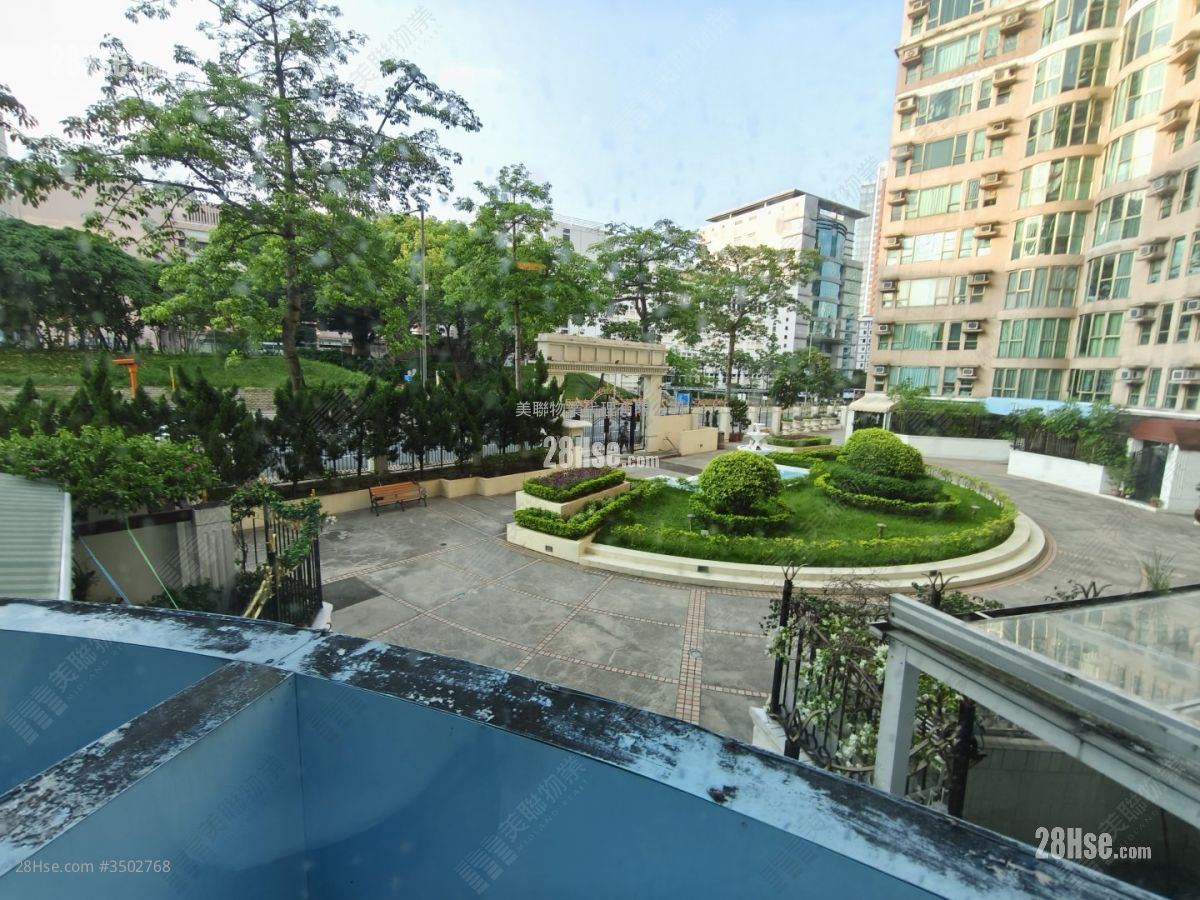 The Astoria Rental 3 Bedrooms , 2 Bathrooms 843 ft² ( 78.3 m² )