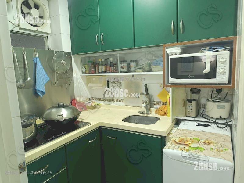Tai Ming House Sell 2 Bedrooms , 1 Bathroom 380 ft² ( 35.3 m² )