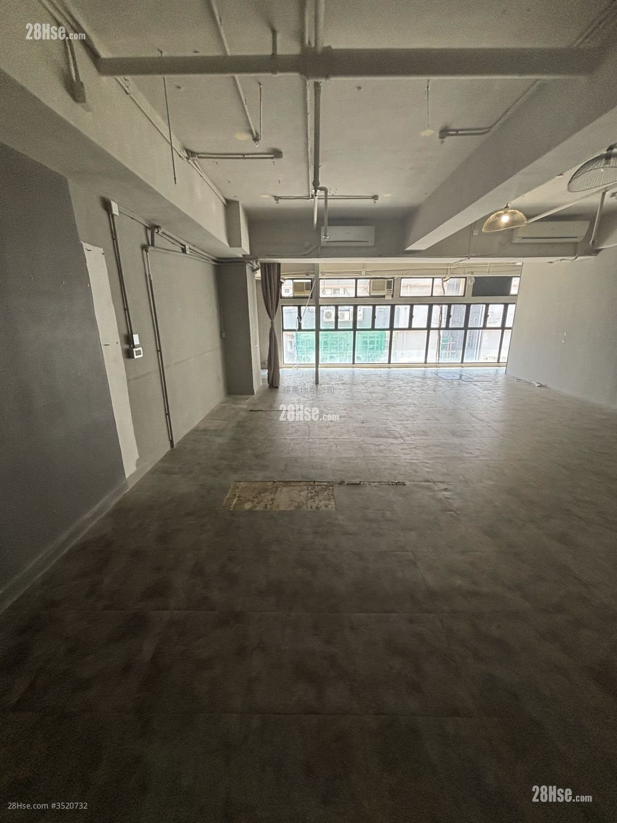 Henley Industrial Centre Rental 1,101 ft² ( 102.3 m² )