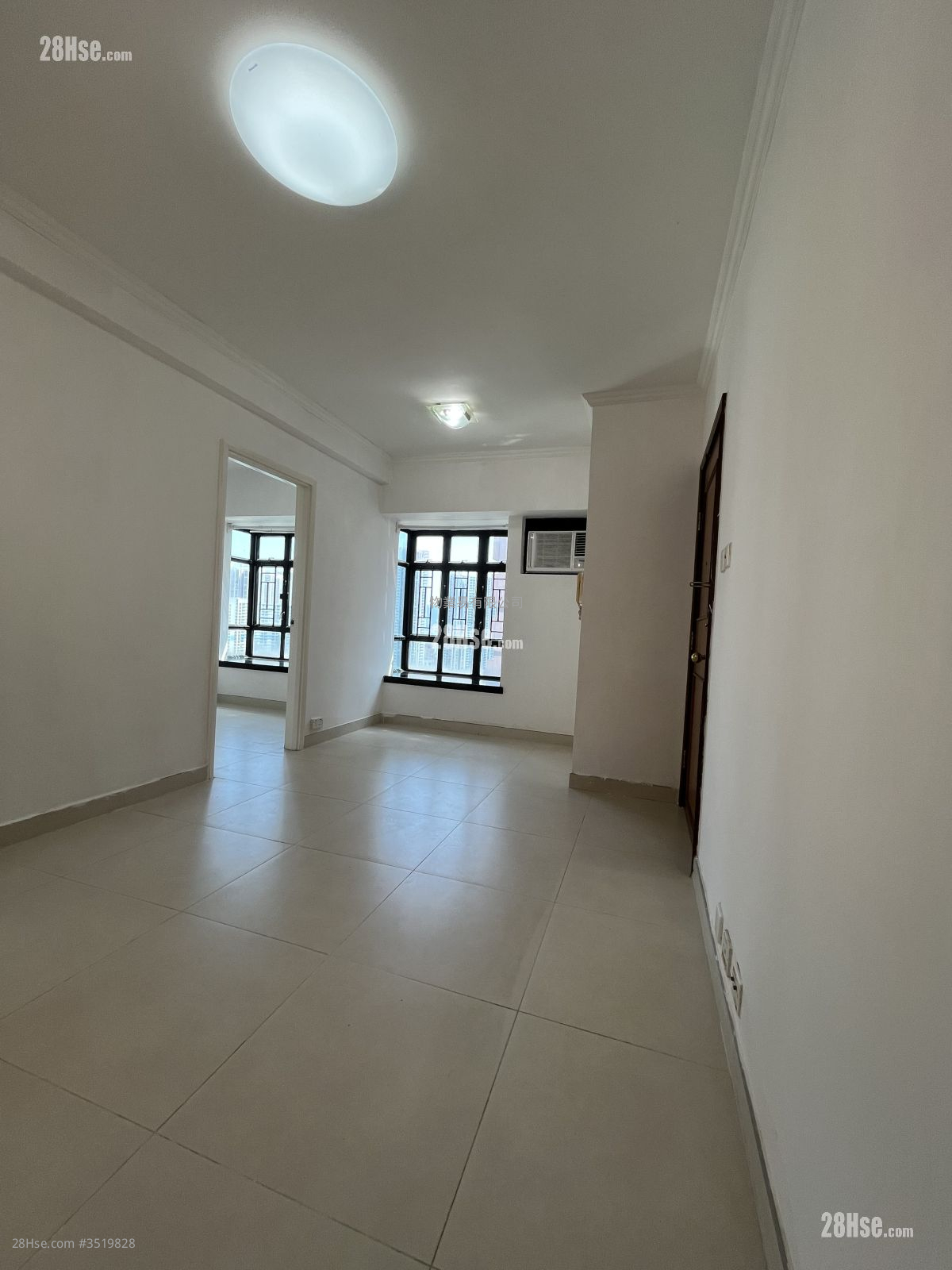 Silver Mansion Rental 2 Bedrooms , 1 Bathroom 369 ft² ( 34.3 m² )