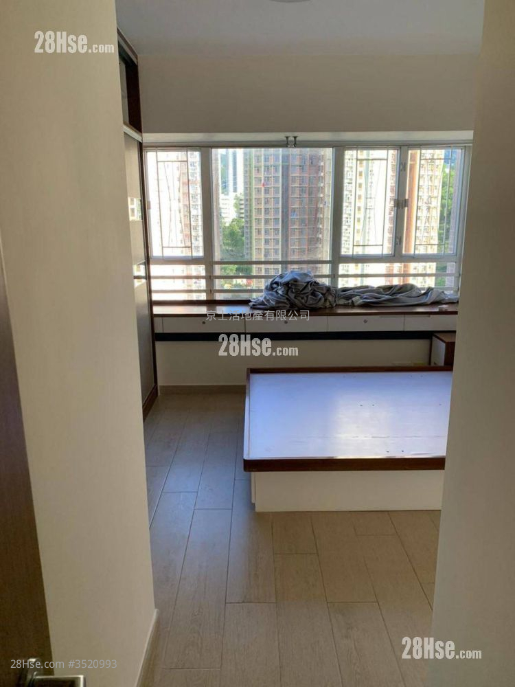 Granville Garden Sell 4 Bedrooms , 2 Bathrooms 872 ft² ( 81.0 m² )