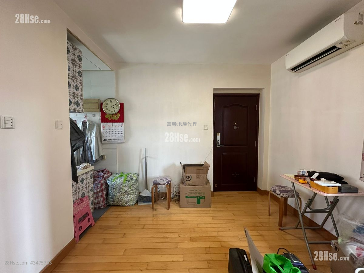 Wai Fat Building Rental 2 Bedrooms , 1 Bathroom 295 ft² ( 27.4 m² )