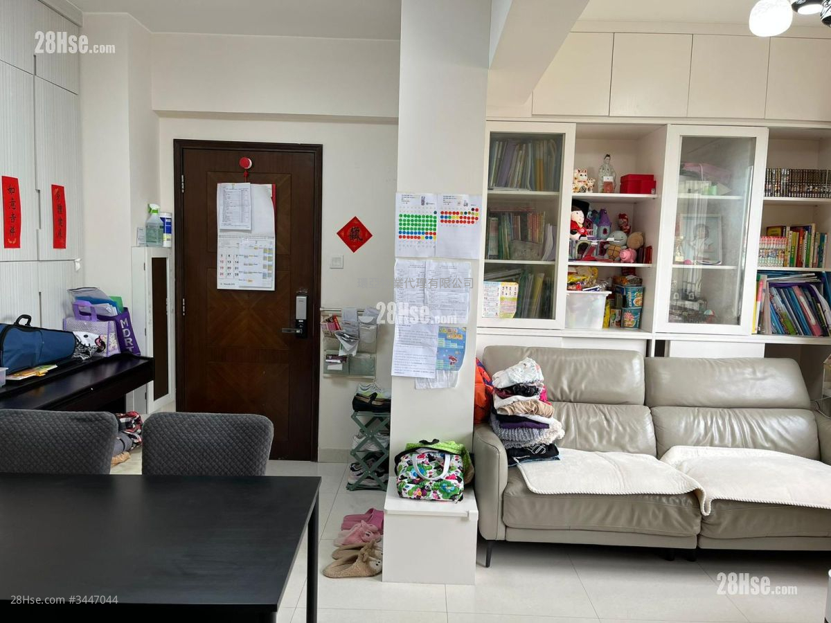 Fung Shing Building Rental 3 Bedrooms , 1 Bathroom 534 ft² ( 49.6 m² )