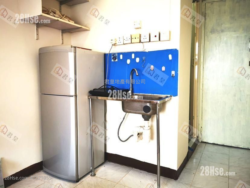 Tung Kok Building Rental Studio , 1 Bathroom 110 ft² ( 10.2 m² )