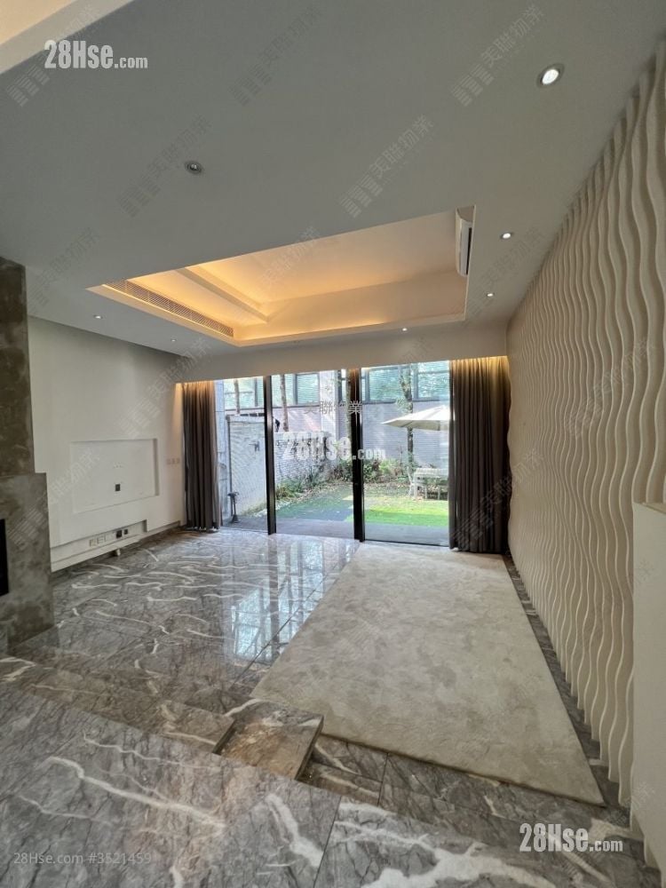 Valais Sell 3 Bedrooms 1,576 ft² ( 146.4 m² )