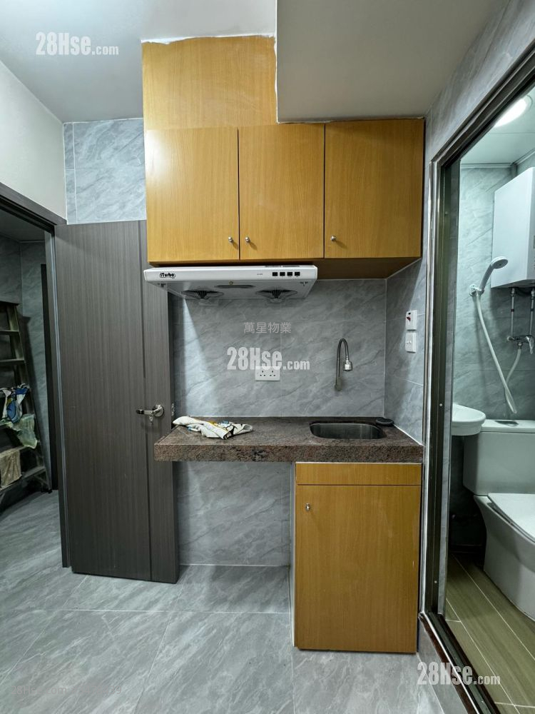 San Po Kong Mansion Rental Studio , 1 Bathroom 130 ft² ( 12.1 m² )