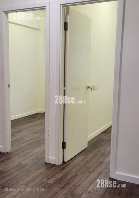 Chung Hing Mansion Rental 2 Bedrooms , 1 Bathroom 360 ft² ( 33.4 m² )
