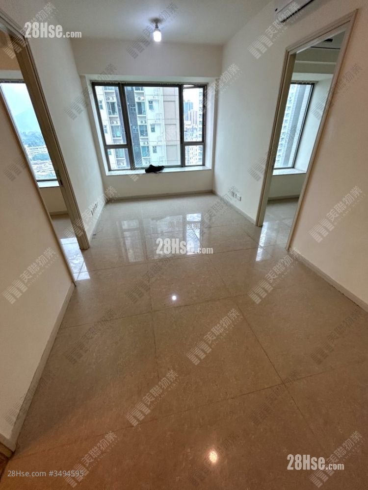 Yuccie Square Rental 2 Bedrooms , 1 Bathroom 426 ft² ( 39.6 m² )