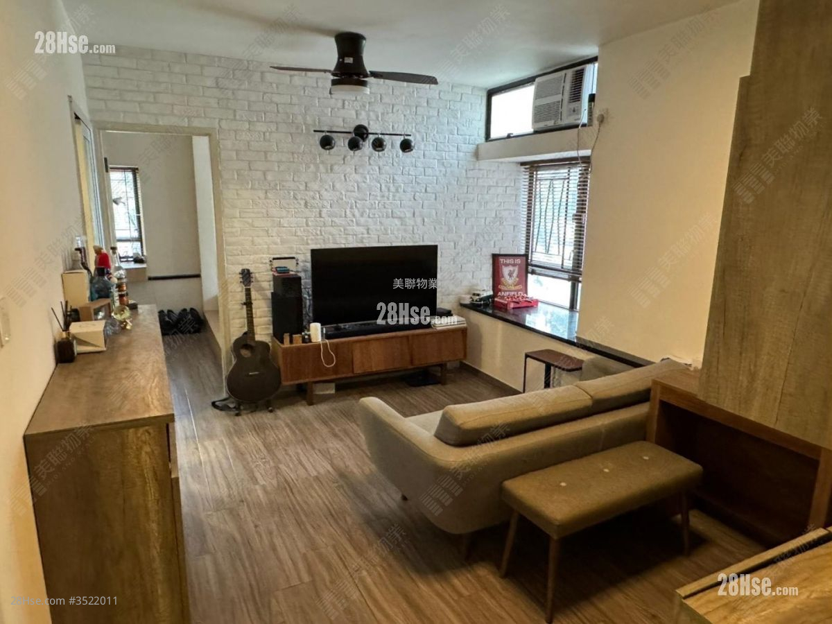Tai Hing Gardens Sell 2 Bedrooms 419 ft² ( 38.9 m² )