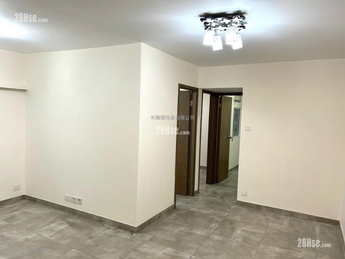 Siu Lun Court Sell 3 Bedrooms 554 ft² ( 51.5 m² )
