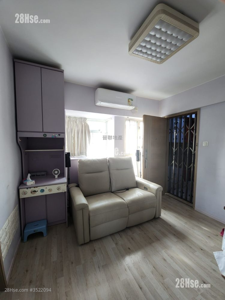 Silver River Mansion Sell 2 Bedrooms , 1 Bathroom 333 ft² ( 30.9 m² )