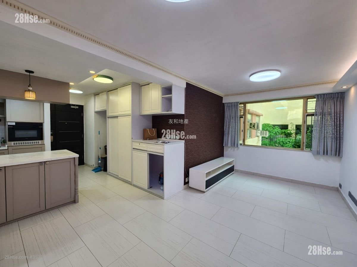 Merry Court Sell 3 Bedrooms , 1 Bathroom 685 ft² ( 63.6 m² )