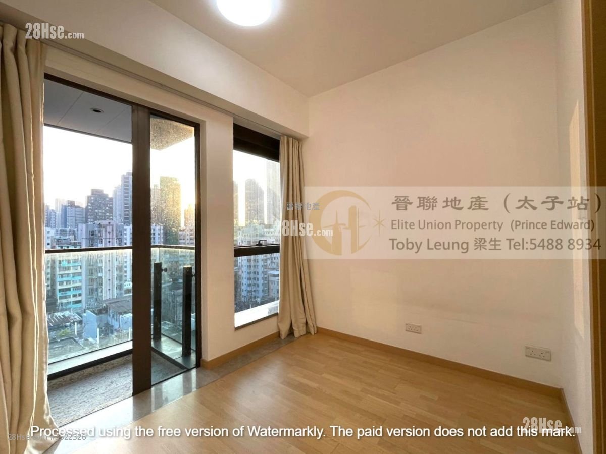 Novi Sell Studio , 1 Bathroom 226 ft² ( 21.0 m² )
