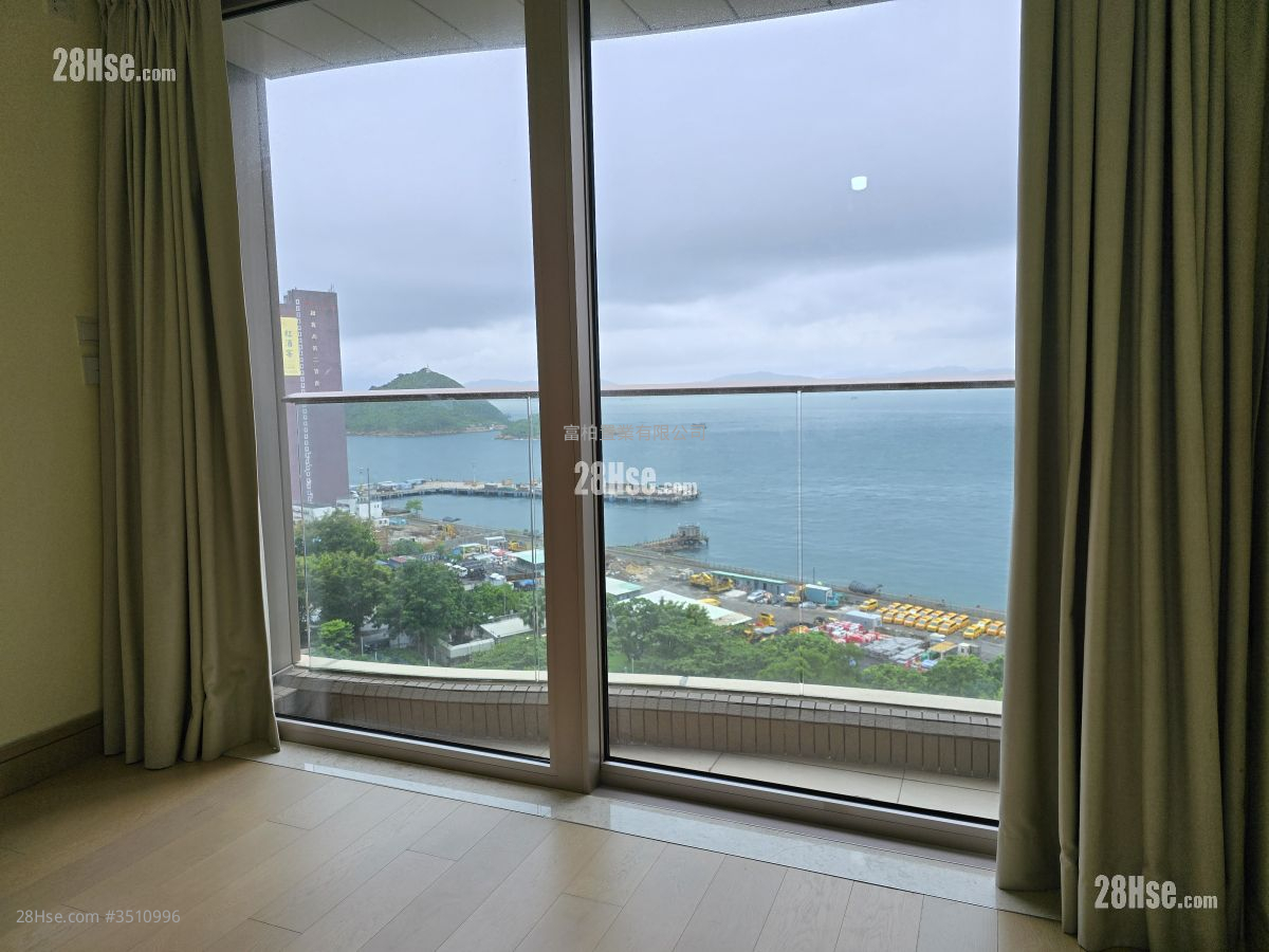Cadogan Rental 3 Bedrooms , 2 Bathrooms 917 ft² ( 85.2 m² )