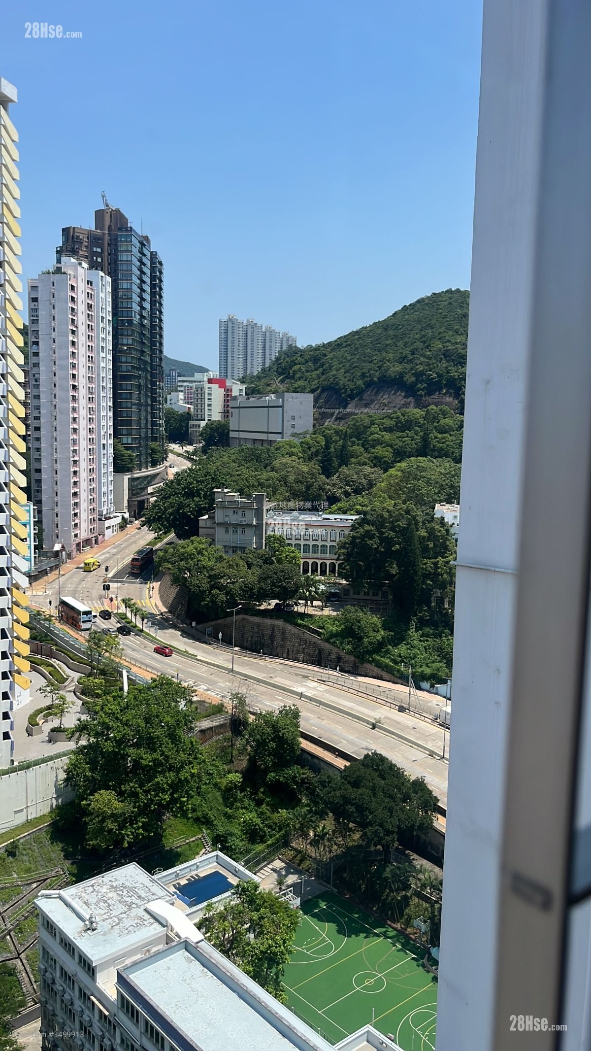 Shaukiwan Centre Sell 2 Bedrooms , 1 Bathroom 307 ft² ( 28.5 m² )