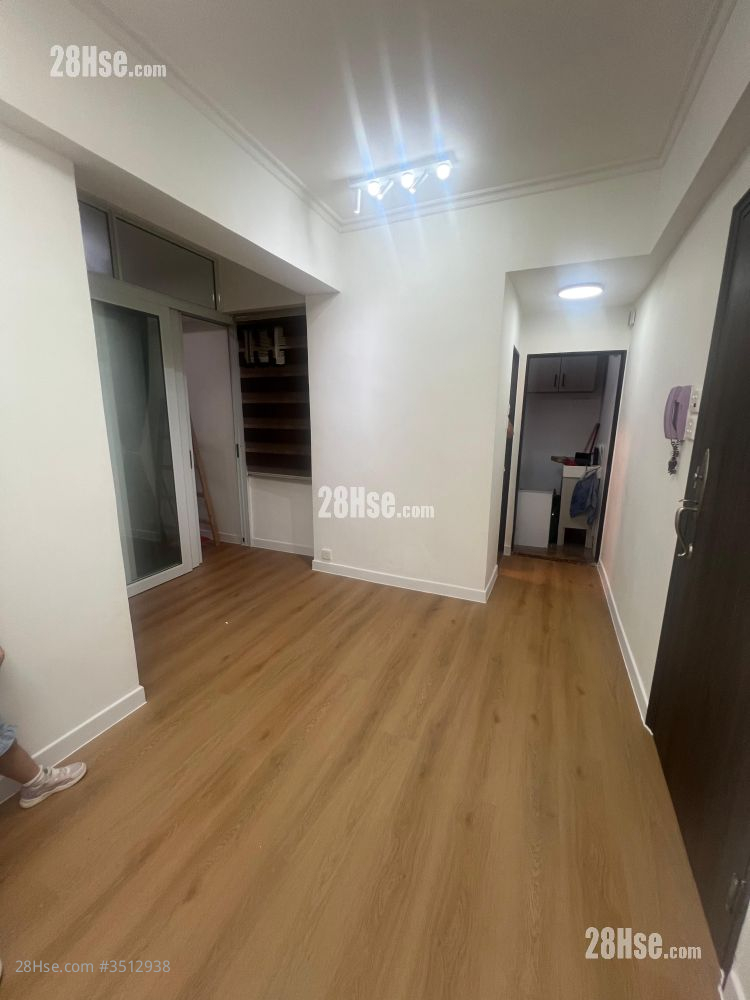 Kin On Mansion Rental 2 Bedrooms , 1 Bathroom 325 ft² ( 30.2 m² )