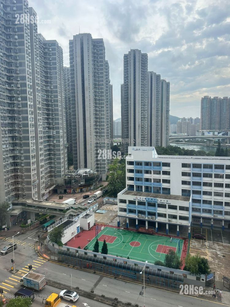 Waterside Plaza Rental 3 Bedrooms , 1 Bathroom 537 ft² ( 49.9 m² )