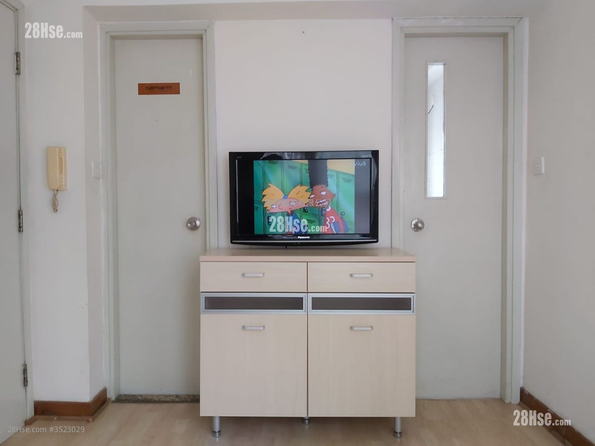 Brilliaant Court Sell 1 Bedroom , 1 Bathroom 224 ft² ( 20.8 m² )