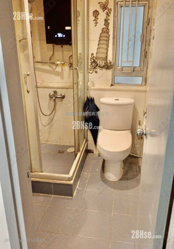 Richland Gardens Sell 2 Bedrooms , 1 Bathroom 407 ft² ( 37.8 m² )