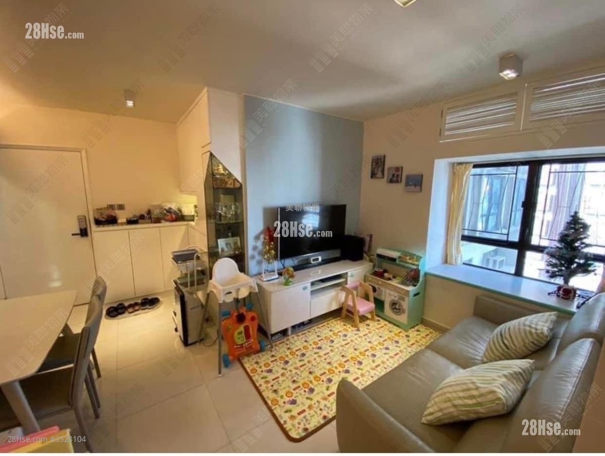 Tai Hing Gardens Sell 2 Bedrooms 447 ft² ( 41.5 m² )