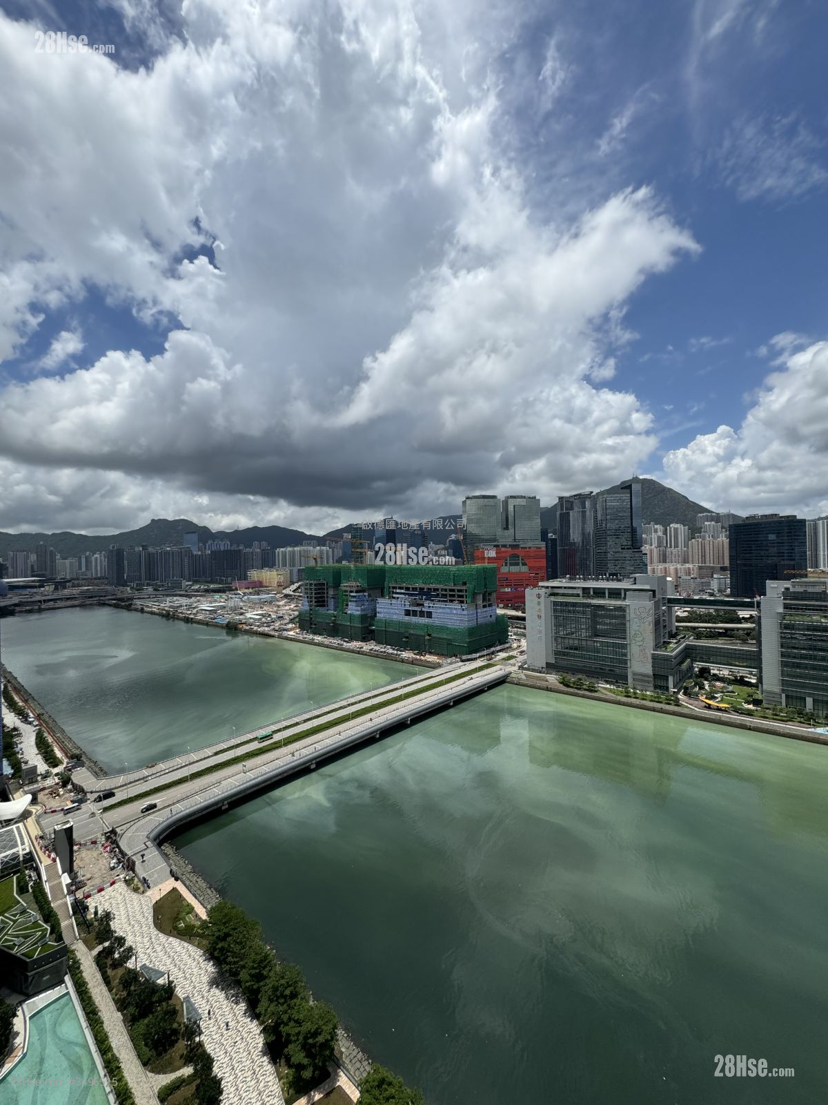 One Victoria Rental 2 Bedrooms , 1 Bathroom 457 ft² ( 42.5 m² )