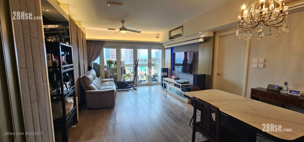Realty Gardens Sell 2 Bedrooms , 2 Bathrooms 1,166 ft² ( 108.3 m² )