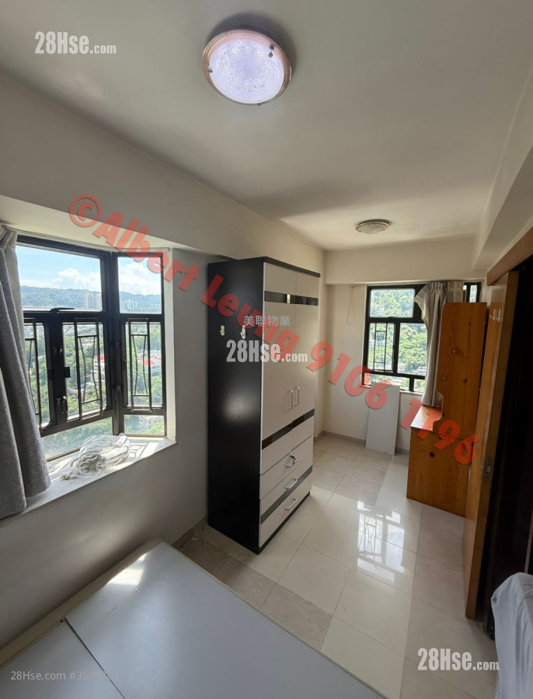Wai Wah Centre Sell 1 Bedroom , 1 Bathroom 297 ft² ( 27.6 m² )