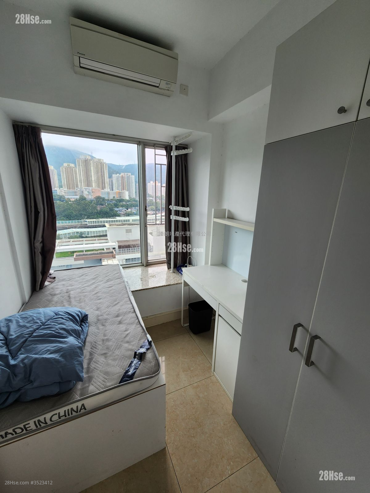 Festival City Rental 5+ Bedrooms , 2 Bathrooms 1,000 ft² ( 92.9 m² )