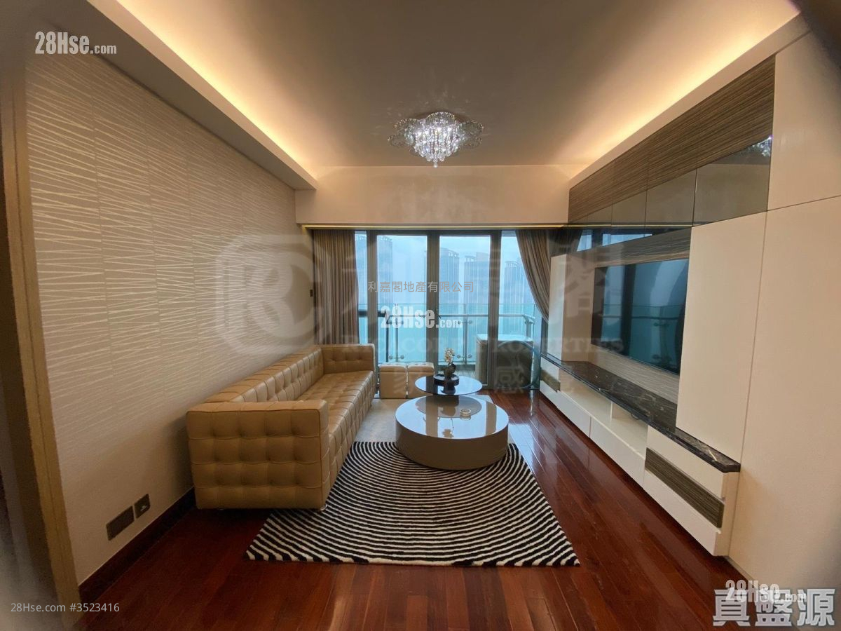The Harbourside Rental 804 ft² ( 74.7 m² )