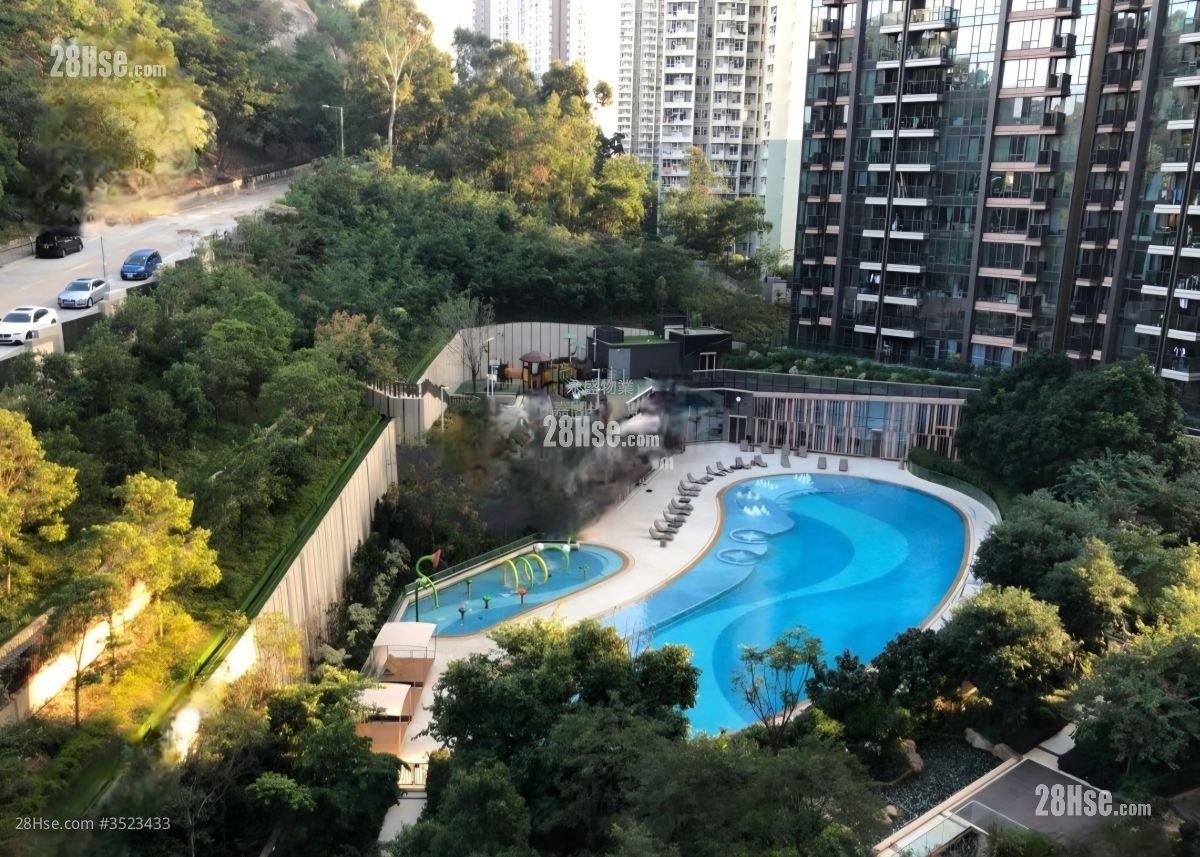 Mantin Heights Sell 3 Bedrooms , 2 Bathrooms 932 ft² ( 86.6 m² )