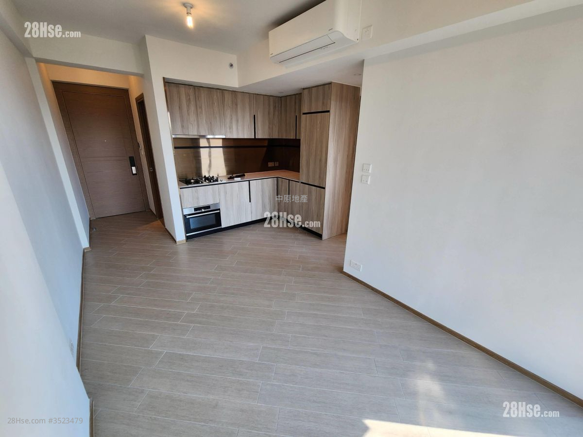 High Park Sell 2 Bedrooms 439 ft² ( 40.8 m² )