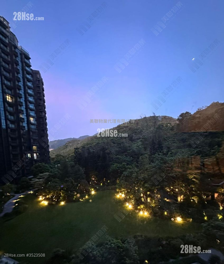St. Michel Sell 4 Bedrooms 1,262 ft² ( 117.2 m² )